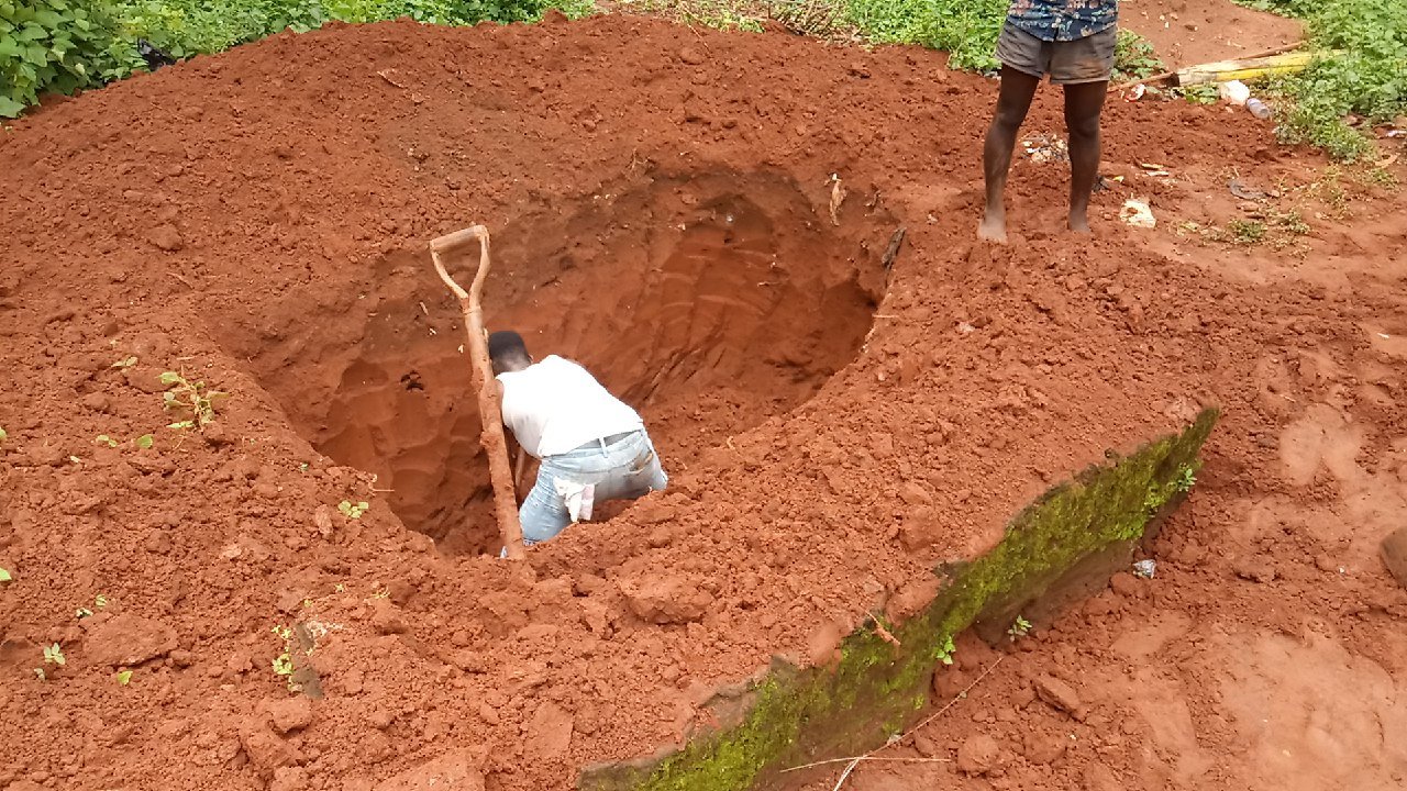 [Graphic Photo] Land Tussle: 17 Years Old Boy Disagrees With Kinsmen On Father’s Burial Plan In Nnewi emeka odogo died on saturday late emeka odogo chidi odogo obi nnewichi