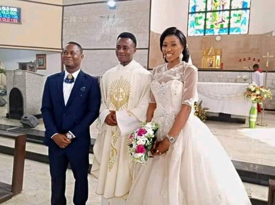 Couple Tie The Knot In Lagos Without A Reception (Photos)