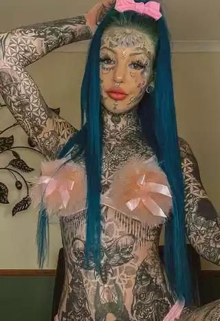 See Lady That Spent ₦7 Million+ To Tattoo Entire Body And Face