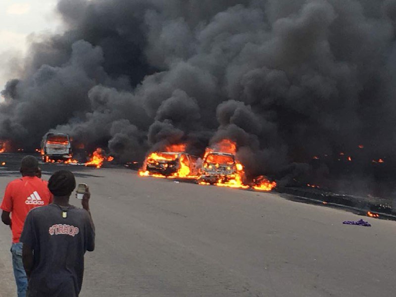 BREAKING: Petrol Tanker Explodes In Lagos