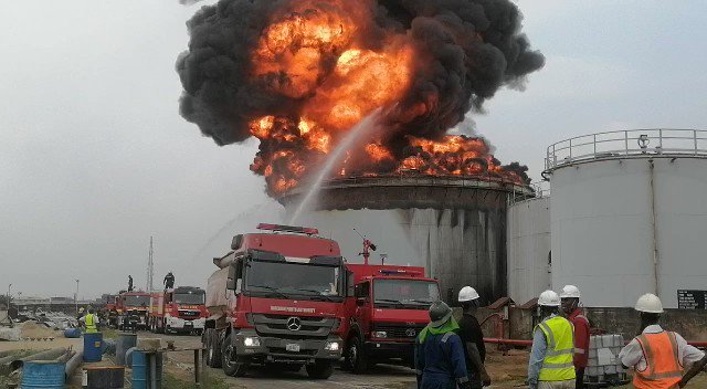 News Update: Fire Guts Oando Tank Farm In Lagos (Video)