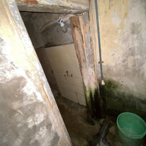Man Laments Over The Dilapidated State of An Apartment In Victoria Island, Lagos