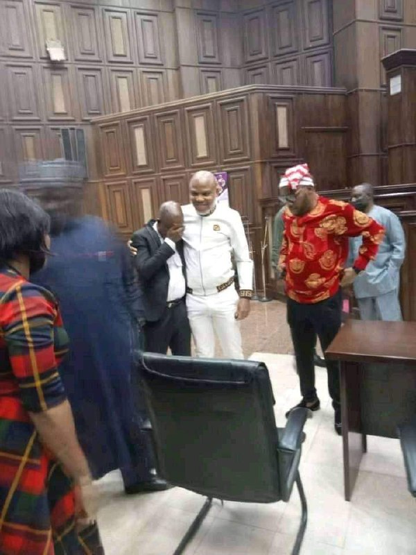 See How Nigerians Reacted As Man Weeps After Seeing Nnamdi Kanu In Court (Photo)